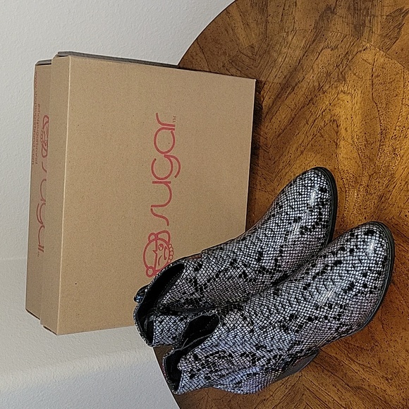 Sugar Tula Western Booties, 7M, snake pattern, NIB - Picture 15 of 16